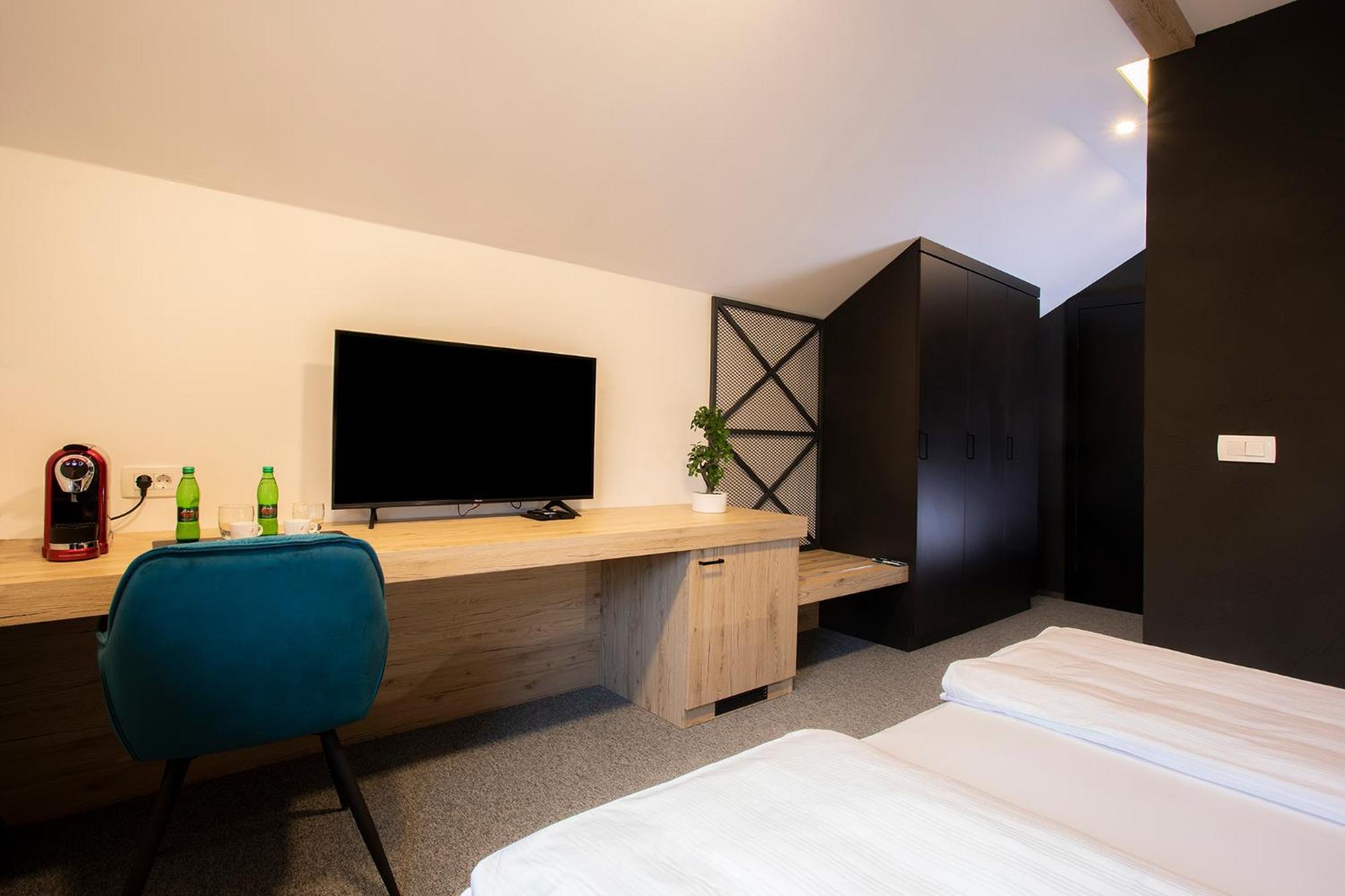 Rooms Bolero Naklo Bilik gambar